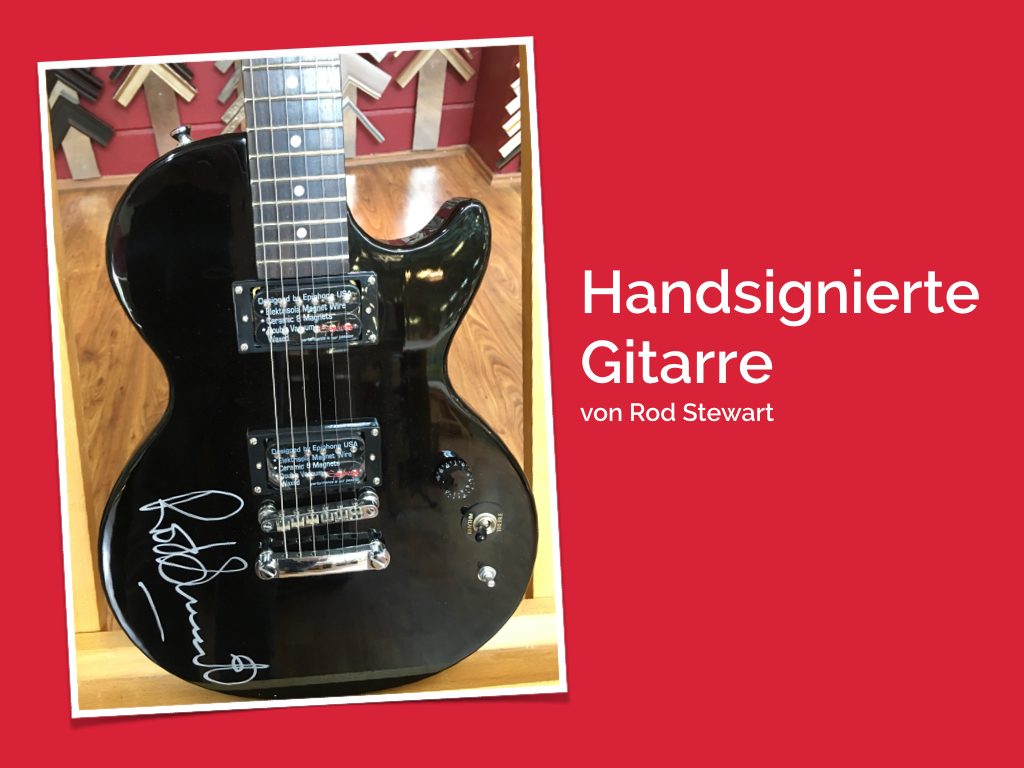 Absolute Rarität: Eine von Rod Stewart handsignierte Gitarre wechselt den Besitzer für einen guten Zweck